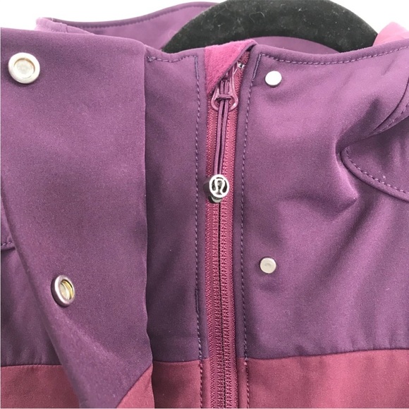 Lululemon Studio Softshell Hooded Jacket, plum/deep zinfandel: SZ 4 - Picture 3 of 5
